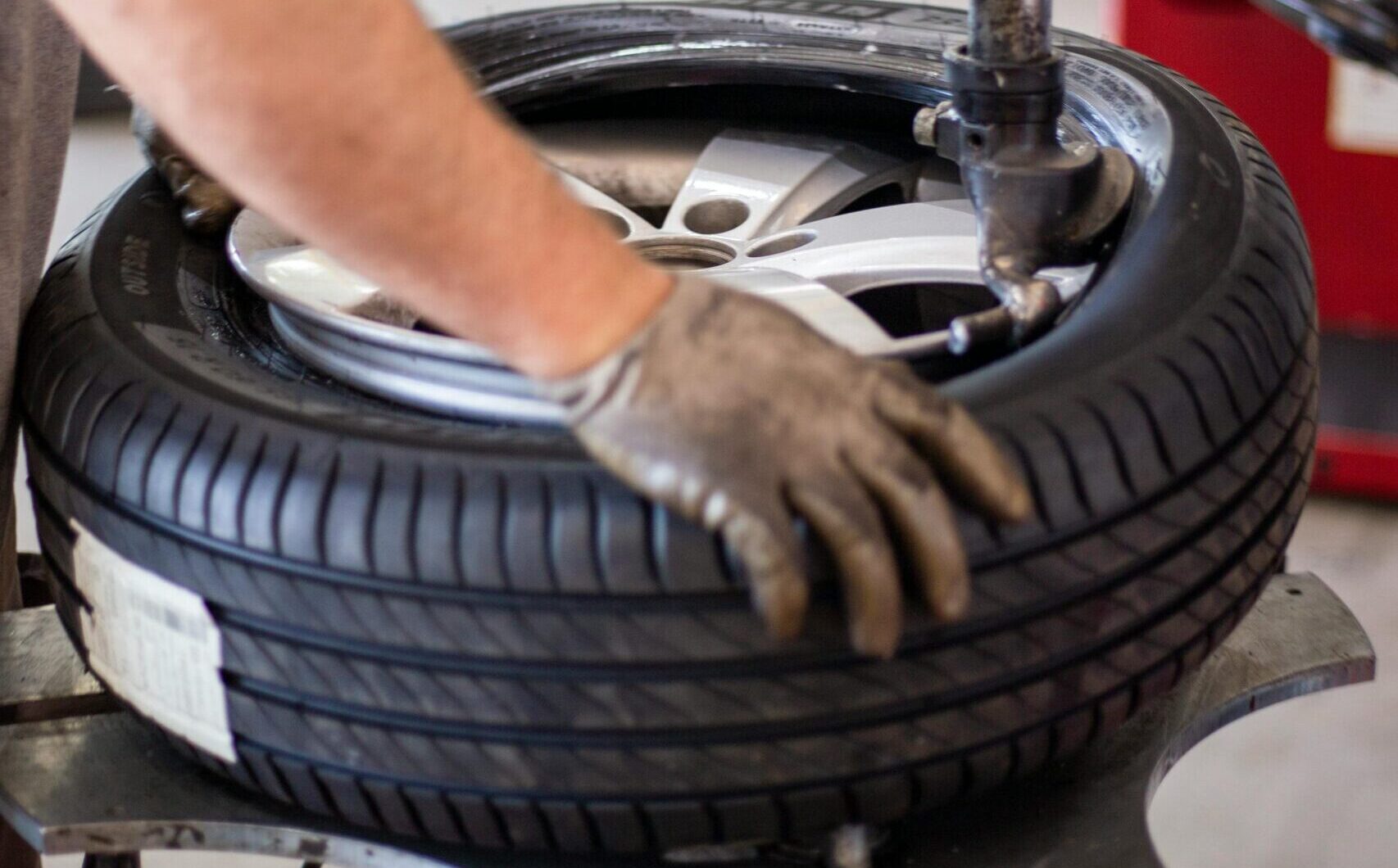 Read more about the article Vulkanizerske usluge Novi sad – VULKANIZER DEKI